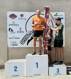 Foto 3 - Correr 14 kil&oacute;metros para llevarte a casa tu altura en torreznos: la original carrera de Ch&eacute;rcoles ya conoce a sus ganadores
