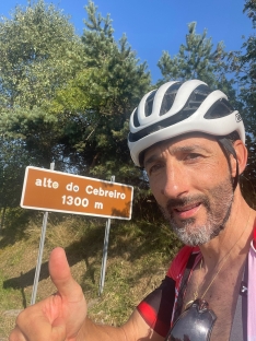 Pinilla a lo largo de su viaje entre Soria y Santiago. Imágenes cedidas por él mismo.