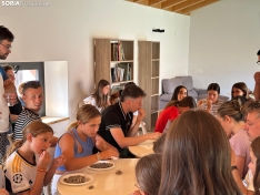 Foto 3 - Quintana Redonda vuelve a celebrar su divertido concurso de comer pipas