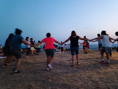Foto 5 - Quintanilla de Tres Barrios celebra su tradicional Atalaya nocturna con un centenar de asistentes