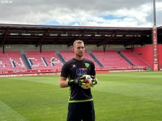 Foto 4 - Un centrocampista de Guinea Ecuatorial y un portero ucraniano para seguir internacionalizando al CD Numancia