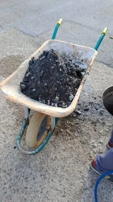 Restos extraídos del alcantarillado municipal por una empresa privada y Christopher Bravo. Imágenes cedidas por Christopher Bravo.