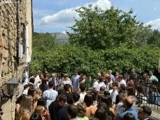 Foto 6 - De la 'pedida' nocturna a la 'recogida' diurna: el rito que financia las fiestas de Villar del R&iacute;o