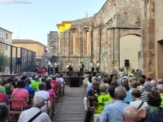 Foto 3 - Los mariachis dejan peque&ntilde;as las ruinas de San Nicol&aacute;s