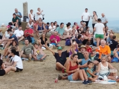 Foto 6 - Quintanilla de Tres Barrios celebra su tradicional Atalaya nocturna con un centenar de asistentes