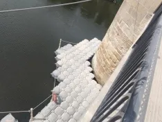 Foto 6 - Obras al 70%: de este modo avanza la rehabilitaci&oacute;n del Puente de Piedra con trabajos subacu&aacute;ticos y restauraci&oacute;n de farolas
