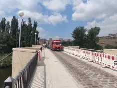 Foto 5 - Obras al 70%: de este modo avanza la rehabilitaci&oacute;n del Puente de Piedra con trabajos subacu&aacute;ticos y restauraci&oacute;n de farolas