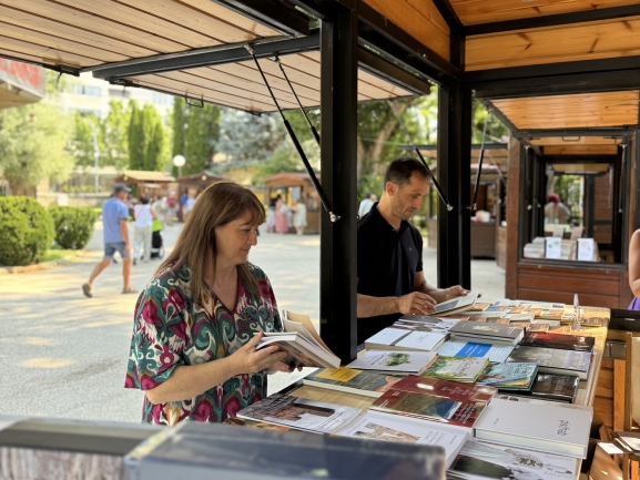 La Diputación en Expoesía 2025: 1.100€ en ventas y agota el Premio Leonor