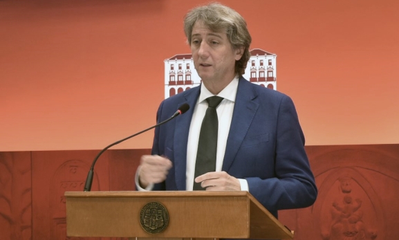 Soria adjudica madera por 370.000&euro; y avanza en la laguna urbana