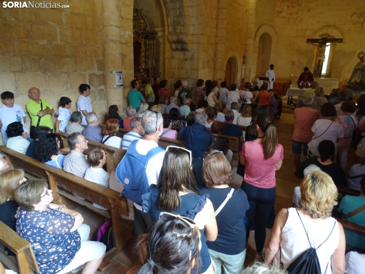 Una imagen de la romería y del entorno del paraje de San Bartolomé, en el cañón del río Lobos. /PC