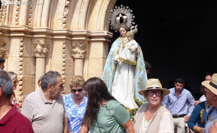 Una imagen de la romería y del entorno del paraje de San Bartolomé, en el cañón del río Lobos. /PC