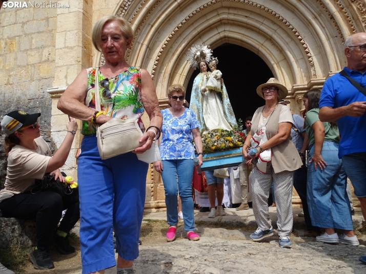 Una imagen de la romería y del entorno del paraje de San Bartolomé, en el cañón del río Lobos. /PC