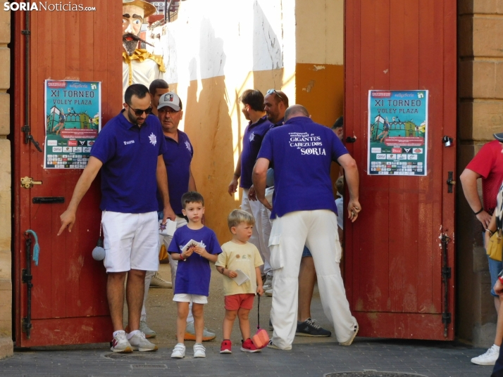 Gigantes y cabezudos 2025 en Soria