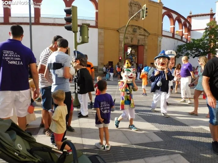 Gigantes y cabezudos 2025 en Soria