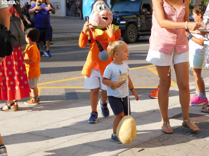 Gigantes y cabezudos 2025 en Soria