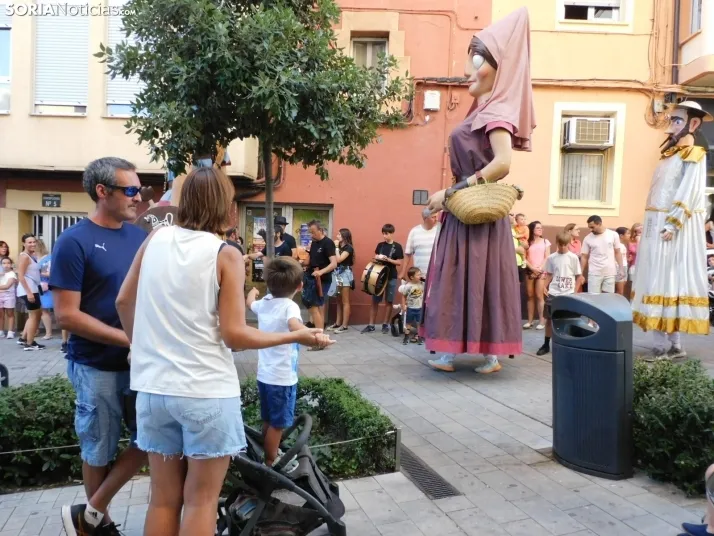 Gigantes y cabezudos 2025 en Soria