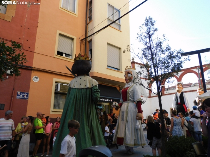 Gigantes y cabezudos 2025 en Soria