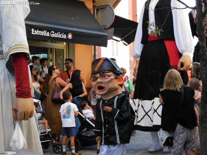 Gigantes y cabezudos 2025 en Soria