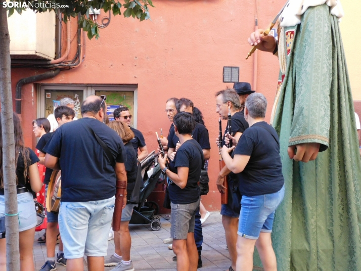 Gigantes y cabezudos 2025 en Soria