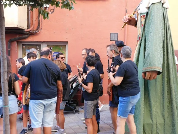 Gigantes y cabezudos 2025 en Soria