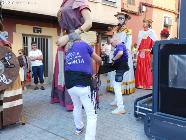 Gigantes y cabezudos 2025 en Soria