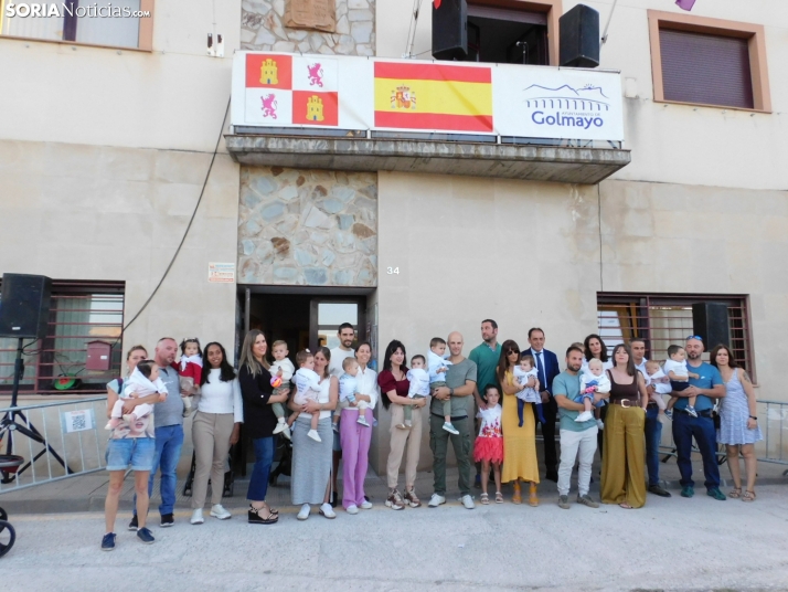 EN FOTOS | Golmayo da la bienvenida a los nacidos en 2024 con la entrega del pa&ntilde;uelo