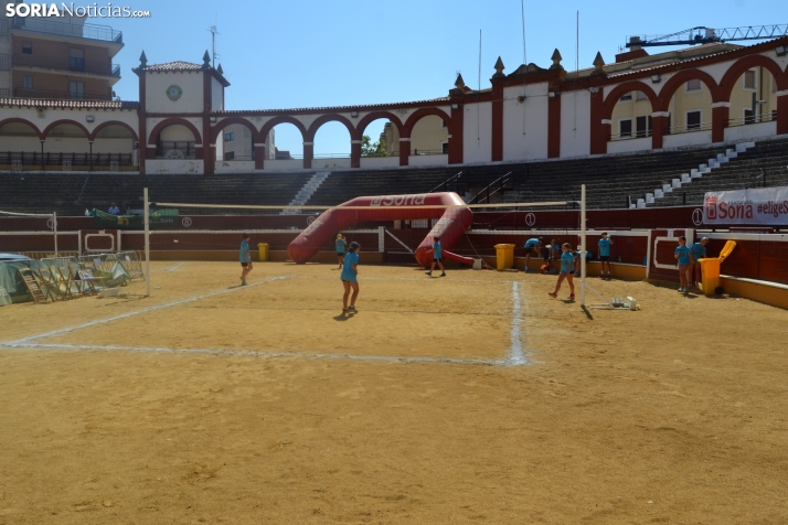En im&aacute;genes: Las finales del V&oacute;ley Plaza empiezan con los m&aacute;s peque&ntilde;os