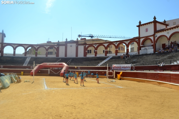 En im&aacute;genes: Las finales del V&oacute;ley Plaza empiezan con los m&aacute;s peque&ntilde;os