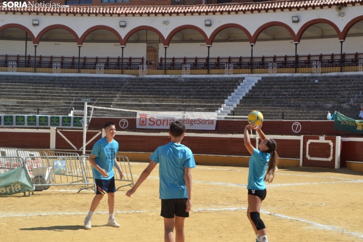 En im&aacute;genes: Las finales del V&oacute;ley Plaza empiezan con los m&aacute;s peque&ntilde;os