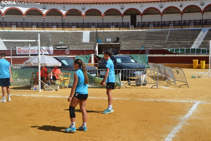 En im&aacute;genes: Las finales del V&oacute;ley Plaza empiezan con los m&aacute;s peque&ntilde;os
