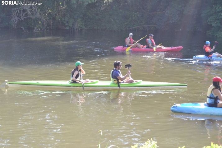 En im&aacute;genes: Cientos de pirag&uuml;istas surcan las aguas del Duero en la XXII edici&oacute;n de su Tra