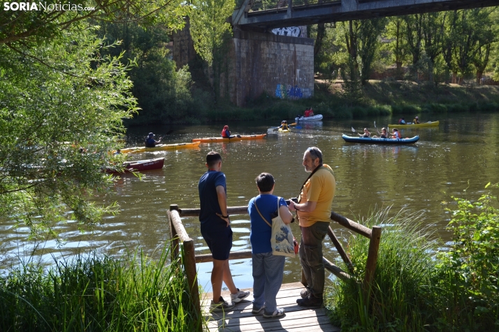 En im&aacute;genes: Cientos de pirag&uuml;istas surcan las aguas del Duero en la XXII edici&oacute;n de su Tra