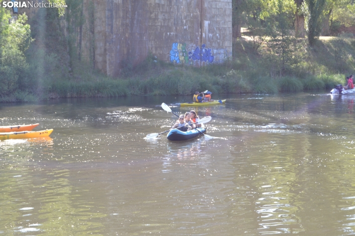 En im&aacute;genes: Cientos de pirag&uuml;istas surcan las aguas del Duero en la XXII edici&oacute;n de su Tra