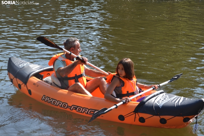 En im&aacute;genes: Cientos de pirag&uuml;istas surcan las aguas del Duero en la XXII edici&oacute;n de su Tra