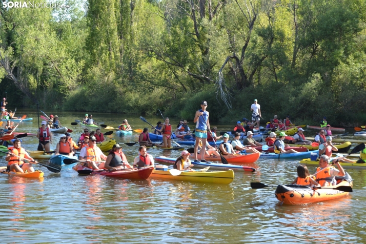 En im&aacute;genes: Cientos de pirag&uuml;istas surcan las aguas del Duero en la XXII edici&oacute;n de su Tra