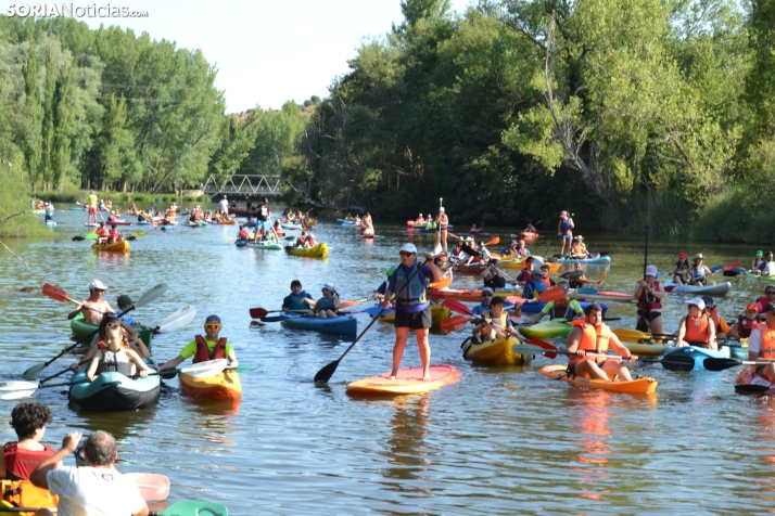 En im&aacute;genes: Cientos de pirag&uuml;istas surcan las aguas del Duero en la XXII edici&oacute;n de su Tra
