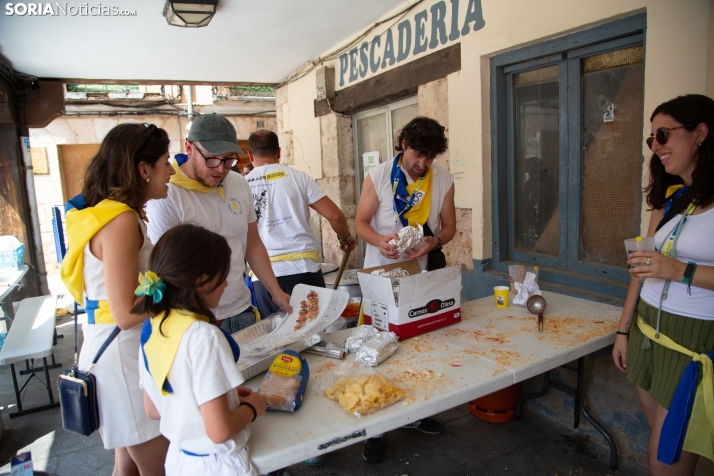El Burgo se refresca con sus cucañas