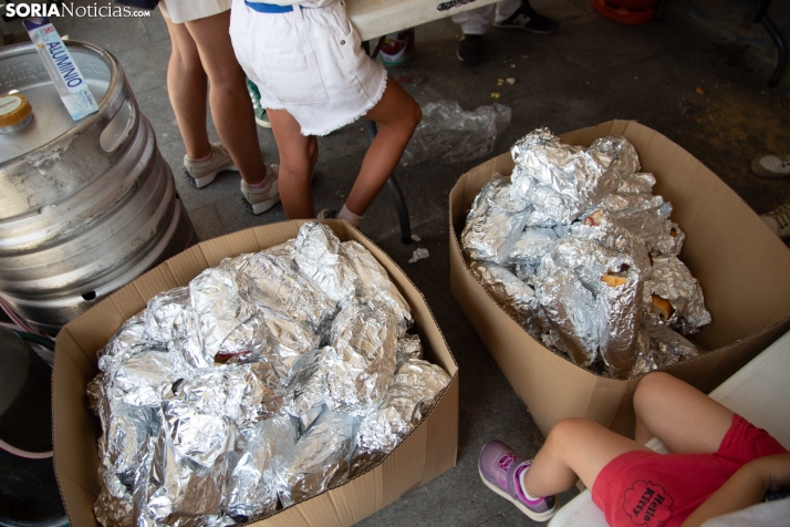 El Burgo se refresca con sus cucañas