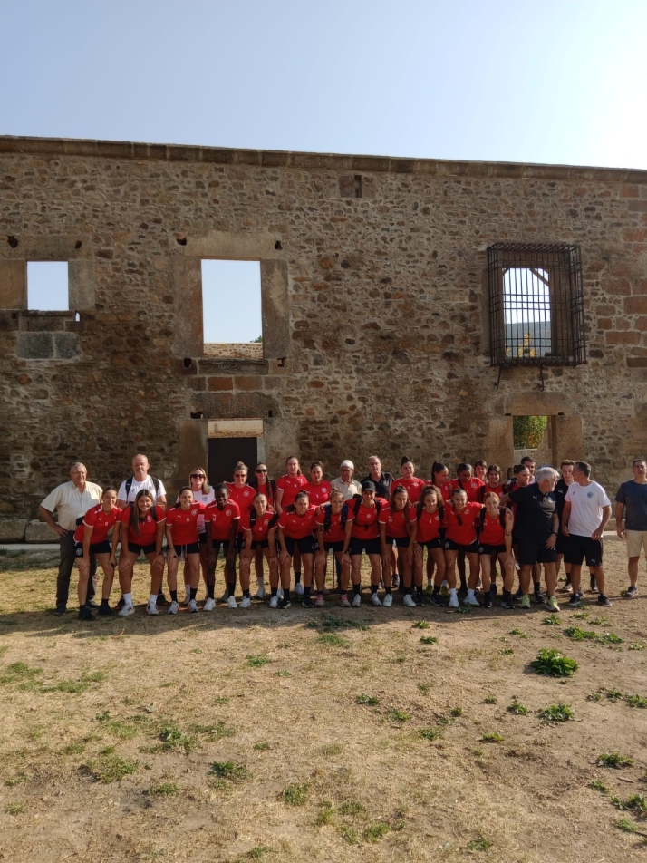 El DUX Logroño prepara su asalto a la Liga F en los montes de Soria