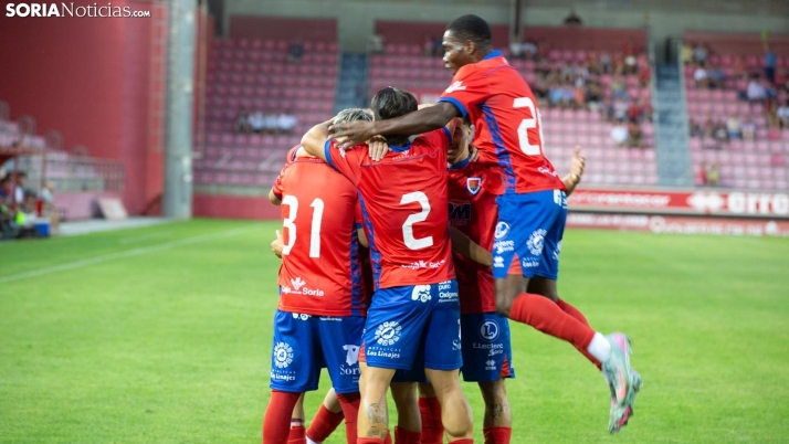 El CD Numancia vence en su presentación en Los Pajaritos... pero no convence