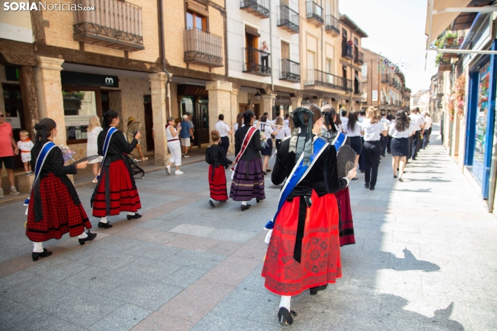 Ofrenda floral a la Virgen del Espino