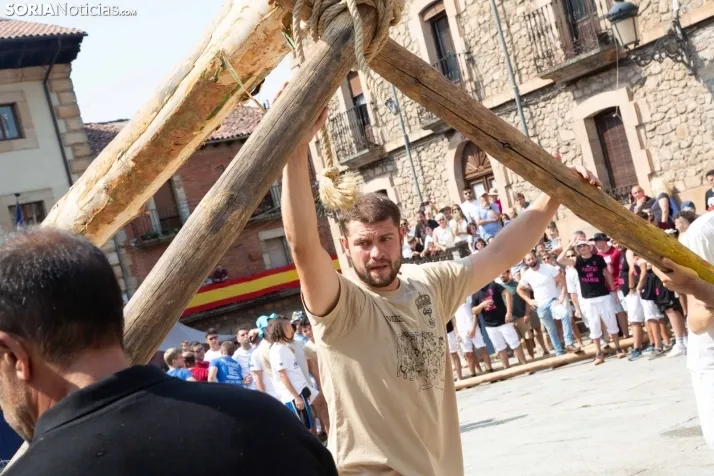 Pingada del mayo en Vinuesa
