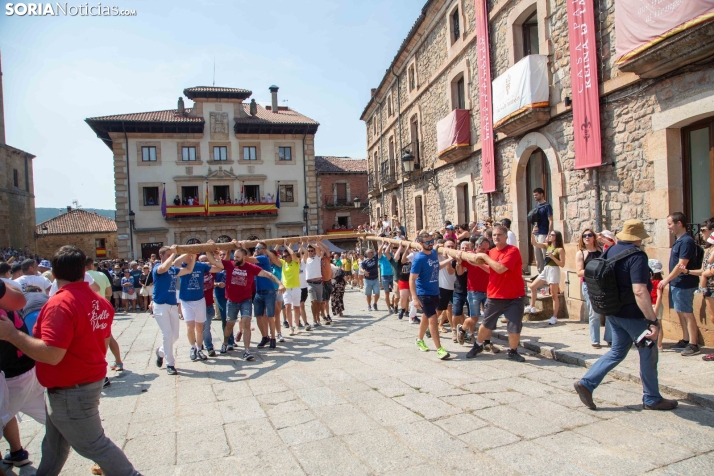 Pingada del mayo en Vinuesa