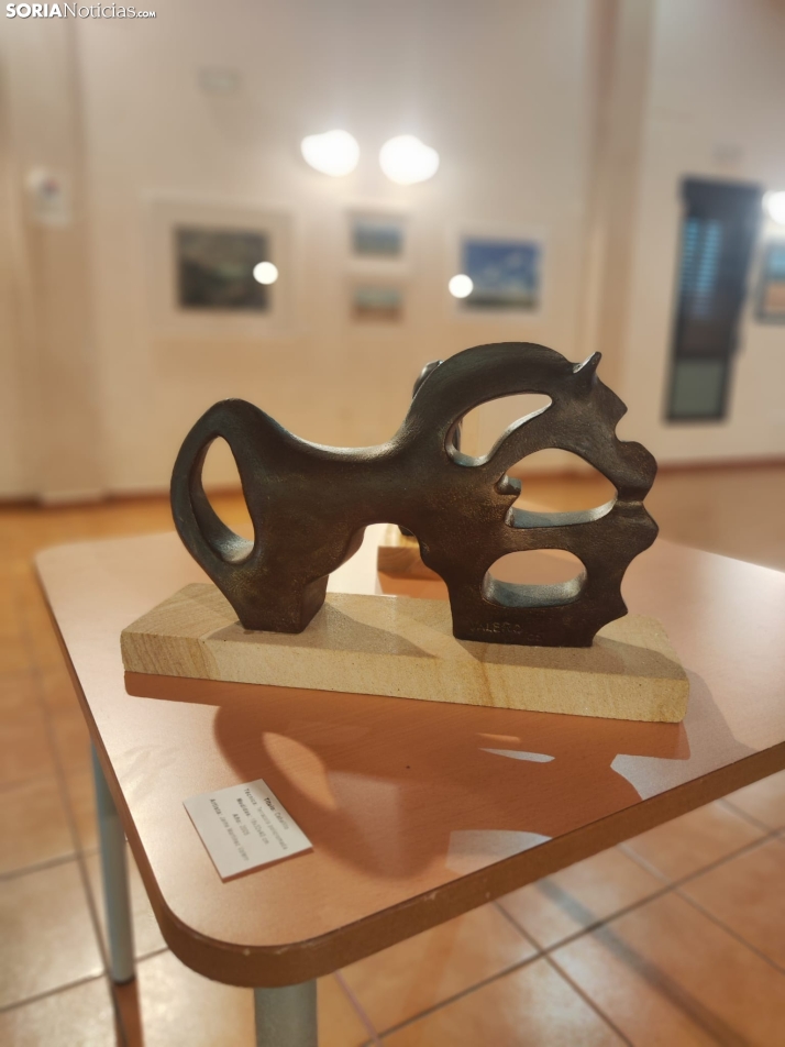 Arte y talento local brillan en la exposici&oacute;n colectiva de Carbonera de Frentes