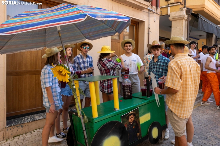 Disfraces en Almazán./ Viksar Fotografía