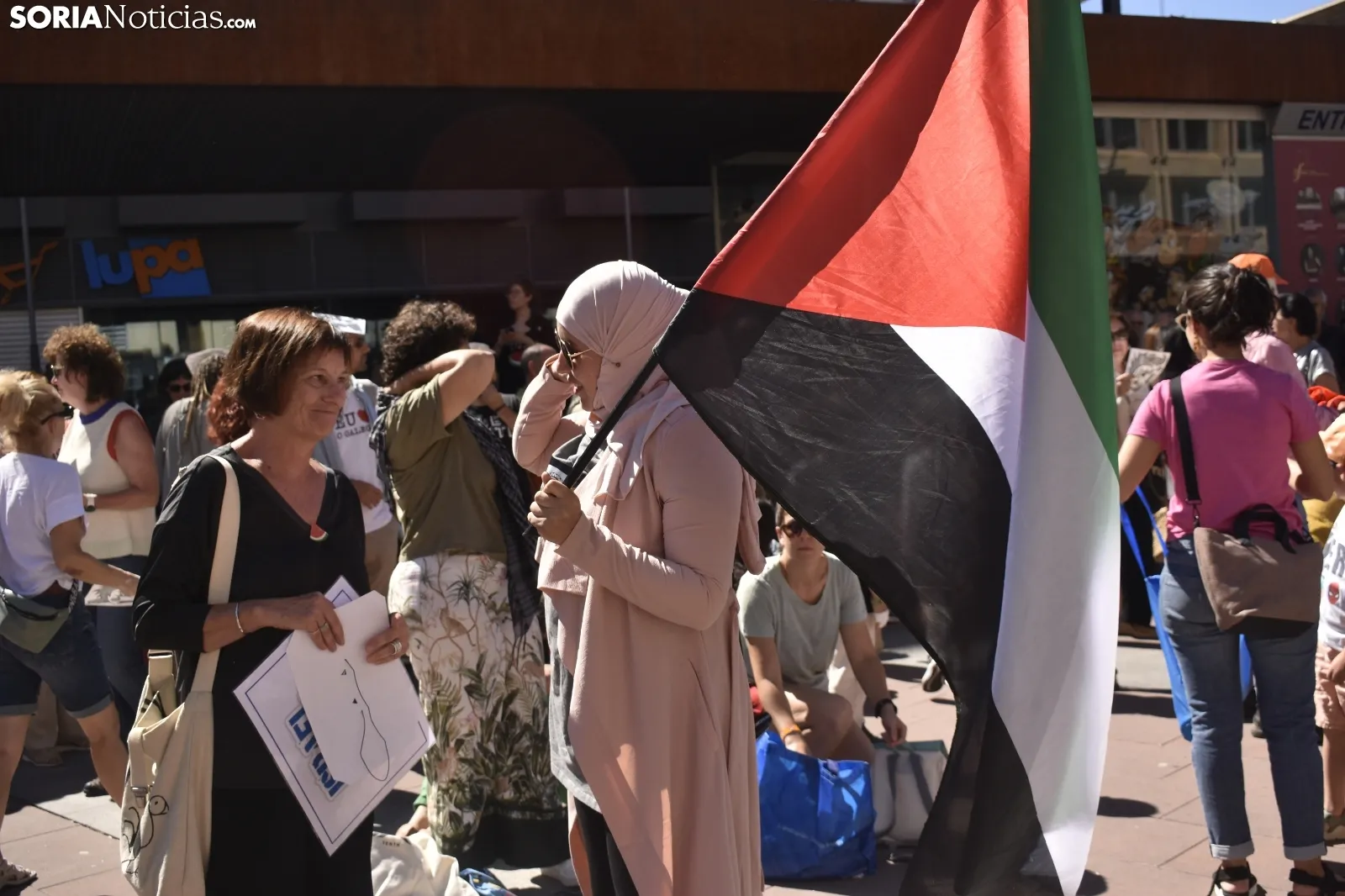 Concentración en Soria en solidaridad con el pueblo palestivo. 