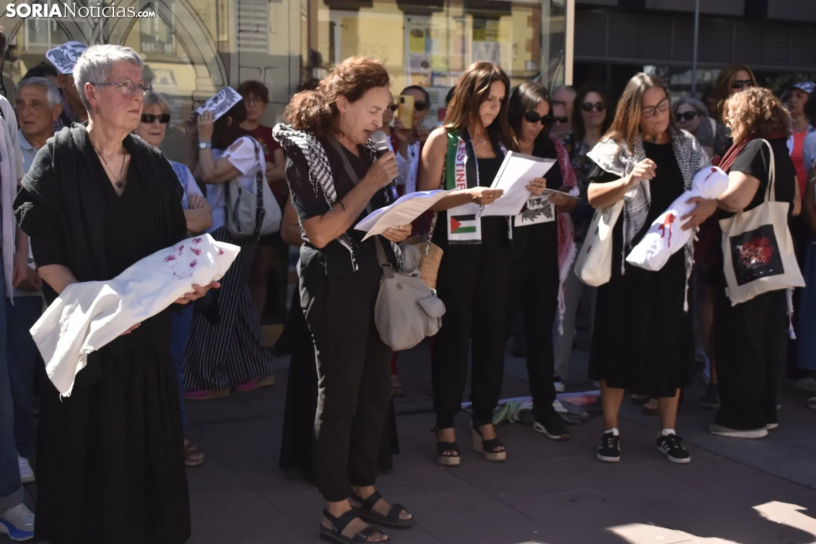 Concentración en Soria en solidaridad con el pueblo palestivo. 