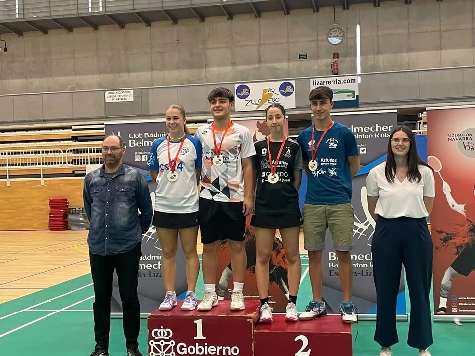 Foto 2 - Doblete de oro para Daniela Corch&oacute;n en un brillante inicio de curso para el B&aacute;dminton Soria en Navarra
