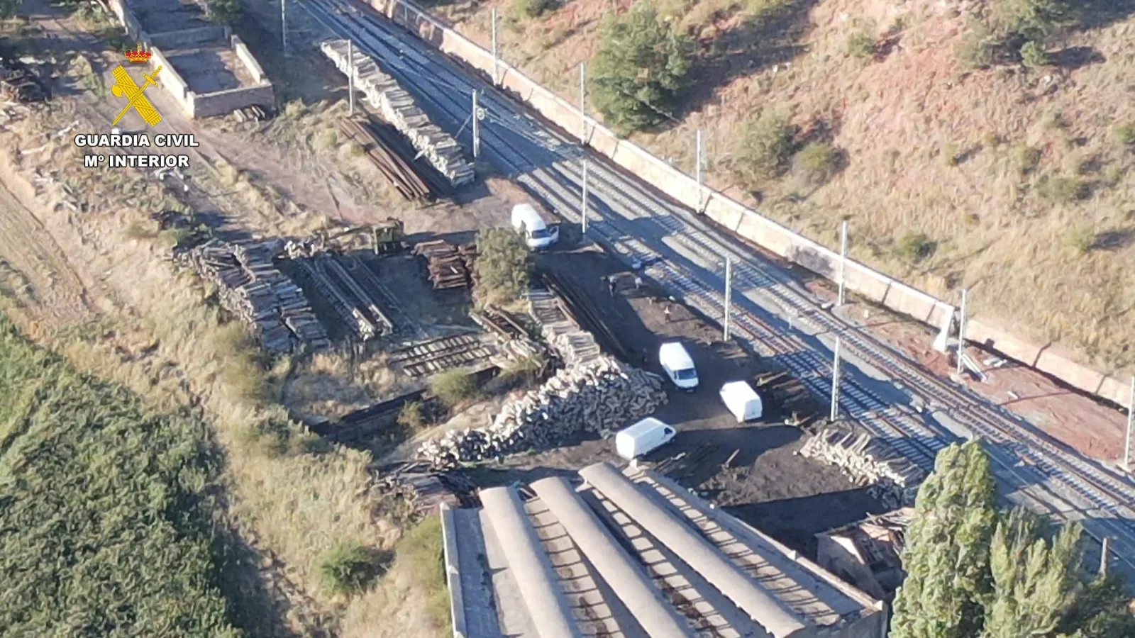 La Guardia Civil de Soria detiene 8 personas de Madrid en la estación de Torralba cuando intentaban robar material ferroviario/ Guardia Civil.
