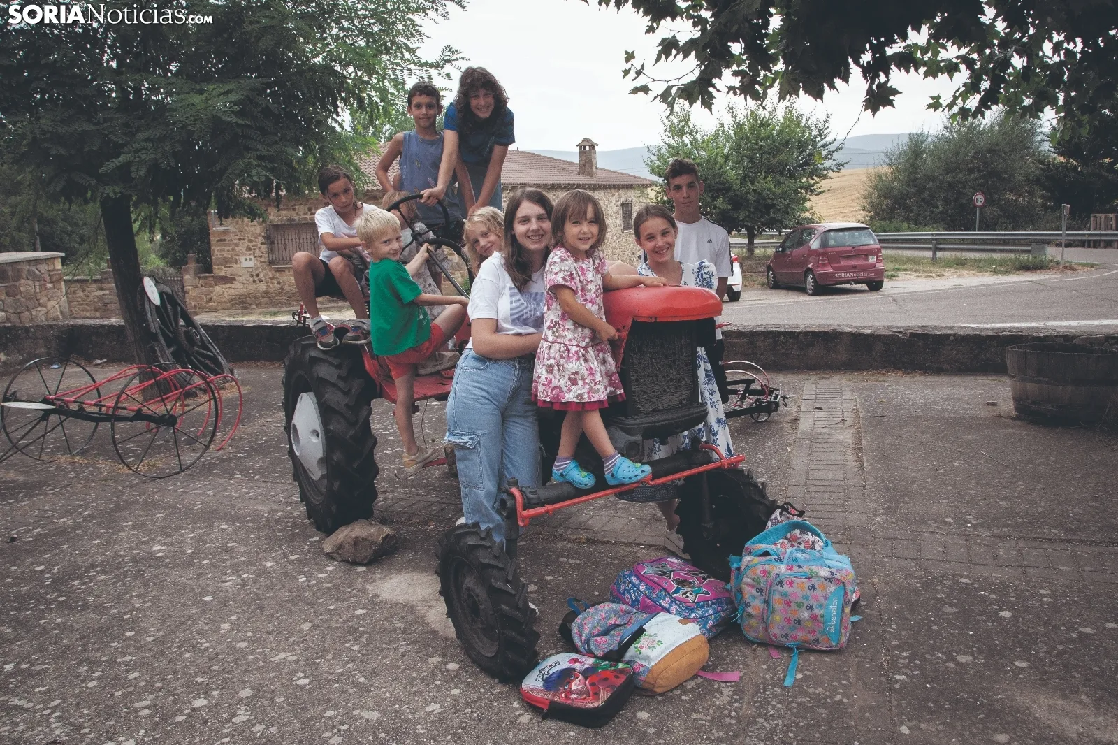 La familia Acasandre vive en Gallinero y tiene once hijos 